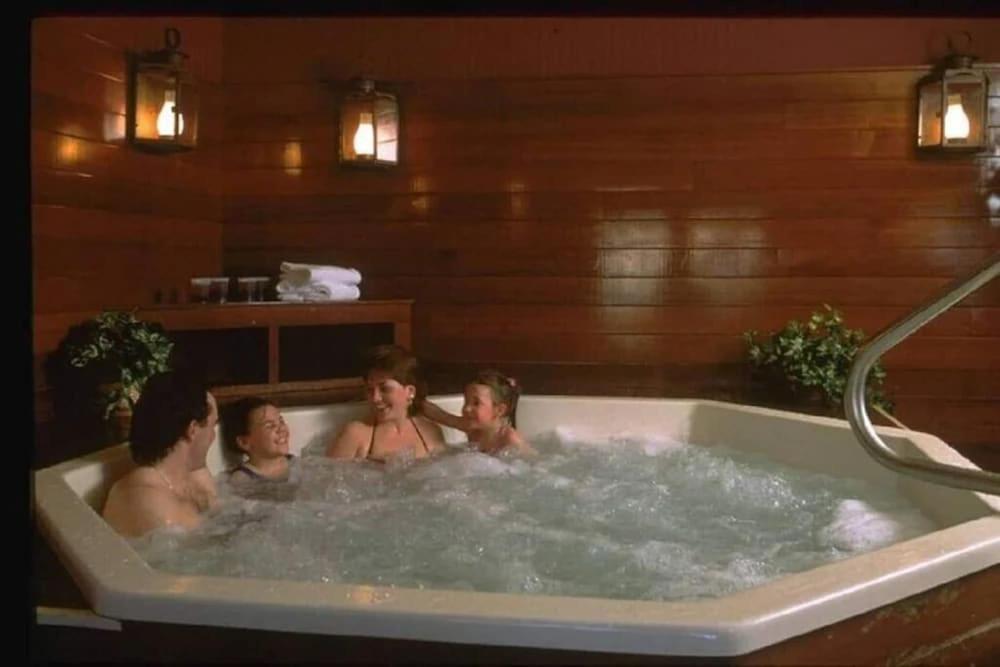 Gorgeous 1St Fl Mtn View Jiminy Suite Sleeps 4 Ski On Off Ханкок Экстерьер фото
